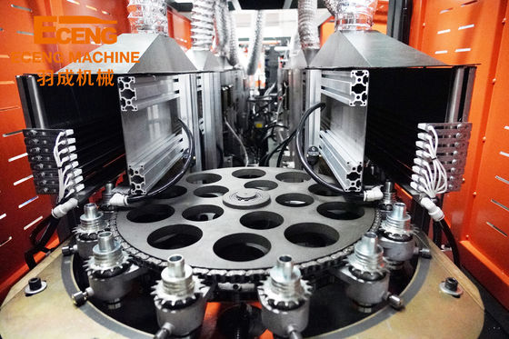 Q9000 জল বোতল ফুঁ মেশিন 6 গহ্বর 8000-9000 পিসিএস / এইচআর আউটপুট 2000ML